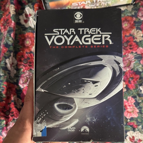 Star Trek Voyager Complete Series Box Set - Picture 3 of 12